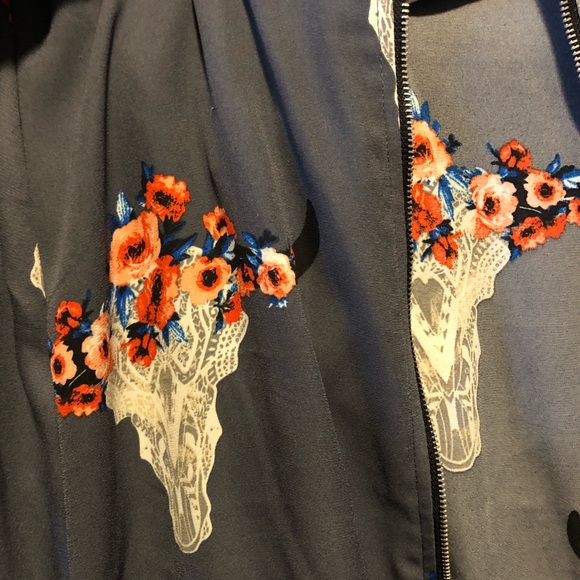 Bomber Jacket with cow skull print 🌻 - Picture 2 of 4